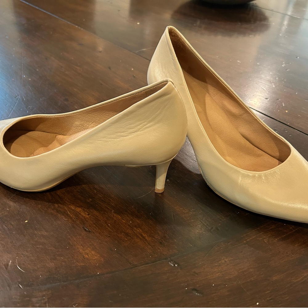 ANTONIO MELANI Cream Heel Pumps